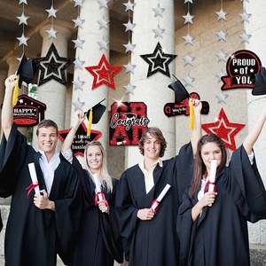 Décorations suspendues en spirale pour fête de remise des diplômes, guirlandes étoiles pour plafond avec toques de diplômé et pancartes « Fierté de toi » - Product Image 1