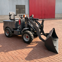 Mini Caricatore Elettrico 4x4 da 600kg 700kg 800kg, Caricatore Compatto Articolato su Ruote per Diverse Esigenze