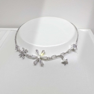 Pulsera de plata de ley 925 chapada en oro con perlas, diseño personalizado de mariposa con circonita, cadena de eslabones de 14k para niñas. - Product Image 4