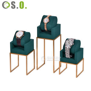 Shero Velvet Watch Stand Magasin de détail Présentoir en microfibre Présentoir en métal suédé souple Support de montre - Product Image 6