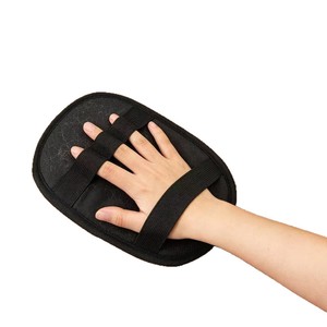 Gant anti-poils pour animaux de compagnie, en Polyester noir, 17x21cm, en forme de peigne rond, pour chats à poils longs, utilisation sur lit et canapé, lavable et réutilisable - Product Image 1