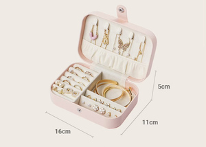 Boîte à bijoux minimaliste en cuir pour vos précieux objets, rangement élégant et parfaitement dimensionné - Product Image 4