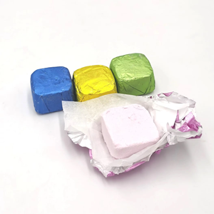 <span class=keywords><strong>Bombes</strong></span> de bain moussantes bio colorées en forme de petits carrés, senteurs lavande, noix de coco, citron, emballage en papier argenté, marque privée OEM. - Product Image 1