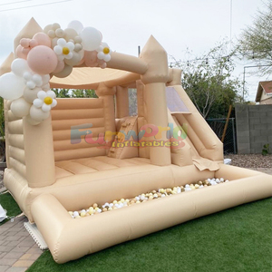 Castillo inflable comercial al por mayor para fiestas infantiles, combo de brincolines color lila con tobogán y piscina de pelotas - Product Image 3