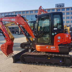 Mini-excavatrice sur chenilles Kubota KX165 d'occasion haute performance, 6 tonnes, fabriquée au Japon, certifiée CE, avec accessoires tarière et brise-roche - Product Image 1