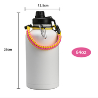 Botol Air Terisolasi 64oz, Wadah Air Dinding Ganda Setengah Galon dengan Pegangan Tali Paracord & Tutup Sedotan