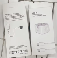 Pengisi Daya USB C 20W dengan Input 100-240V 50/60Hz, Output 5V/3A, dan Bahan Tahan Api PC untuk Pasokan Ponsel untuk Penjualan Ritel.