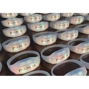 Braccialetti LED a forma di diamante radiocomandati, gadget per eventi - Product Image 2