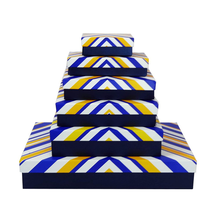 Custom Red White Black triangle Stripes Lid and Pink Interior Cardboard Box