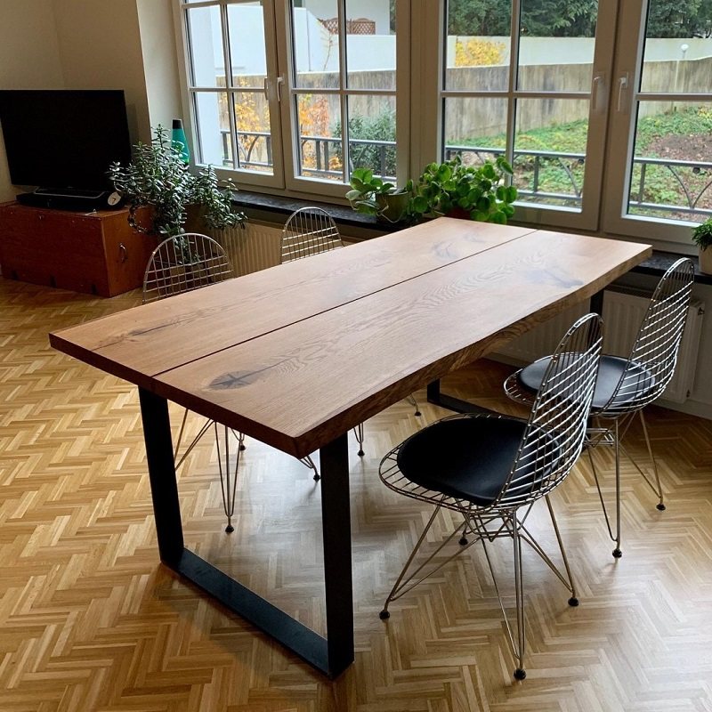 A pair of straight solid steel legs-22m