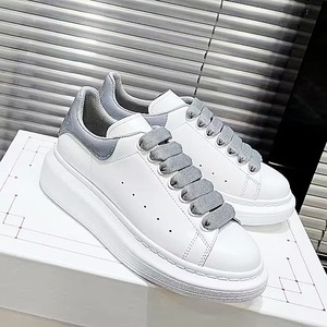 Zapatillas de Diseñador de Cuero al por Mayor 2026, Zapatos de Marcas Famosas para Mujer, Zapatillas Unisex MC para Hombre, Zapatillas Blancas Personalizadas para Correr - Product Image 4