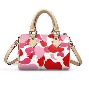 <span class=keywords><strong>Sac</strong></span> Boston Mini Tendance Style Urbain pour <span class=keywords><strong>Femme</strong></span>, <span class=keywords><strong>Sac</strong></span> à Main Cylindrique en <span class=keywords><strong>Cuir</strong></span> PU avec Poignée Supérieure et Imprimé Camouflage Personnalisé, <span class=keywords><strong>Sac</strong></span> Bandoulière - Product Image 4