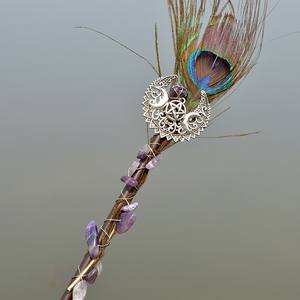 ไม้กายสิทธิ์คริสตัลขนาด 18 ซม. <span class=keywords><strong>ป</strong></span>ระดับด้วยเศษอัญมณีธรรมชาติ  ตกแต่งด้วยขนนกมังกร  งานแฮนด์เมด  ไม้กายสิทธิ์แม่มด  ของขวัญ  ขายส่ง - Product Image 3