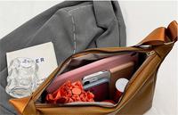 Tas tangan wanita kecil baru grosir tas selempang perempuan desain kustom tas Messenger coklat untuk anak perempuan