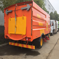 SINOTRUK 4x2 RHD assainissement HOWO route balayeuse camion autoroute aéroport balayeuse nettoyage véhicule poussière vide camion