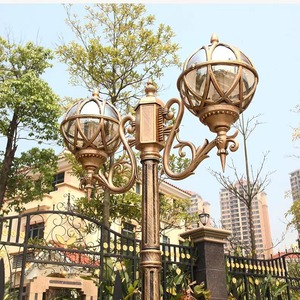 Farola de Jardín de Hierro para Exteriores con Pantalla de Vidrio LED, Luz Blanca Cálida de 2700K, IP66, Bombilla A19 No Desmontable, AC 220V, Sensor de Movimiento, Energía Solar - Product Image 6