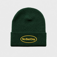 Gorros de Invierno Personalizados al por Mayor con Logotipo, Gorro de Lana Suave con Parche Bordado Ovalado
