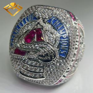 Anillo de Campeón H F <span class=keywords><strong>2022</strong></span> - Latón Chapado en Oro, Estilo Hip Hop, Unisex, para Boda, Compromiso, Uso Diario y Regalo de Aniversario - Product Image 1