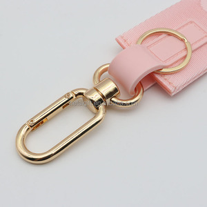 Llavero de Lujo con Correa de Muñeca, Color Rosa Claro, Tejido, Nunca Pierde el Objeto, con Herrajes Dorados - Product Image 6