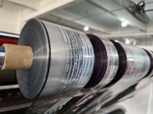 Máquina Cortadora de Rollos Jumbo de Diseño Innovador para Bolsas con Cierre Hermético - Product Image 4