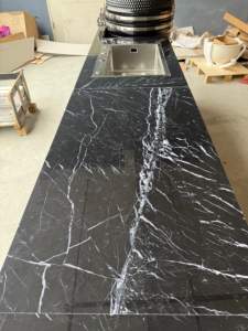 <span class=keywords><strong>Cucina</strong></span> da Giardino Moderna a L Personalizzata con Barbecue a Gas, Altezza Regolabile, Parete in Pietra Coltivata, Acciaio Inossidabile, Goditi la Cottura - Product Image 6