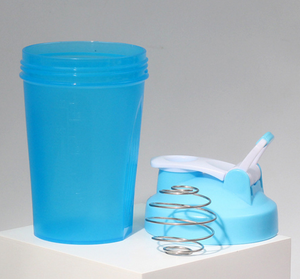 Bouteille d'eau en <span class=keywords><strong>plastique</strong></span> personnalisable avec logo, plusieurs couleurs, forme classique, écologique, réutilisable, pour fêtes, café, boissons, vente en gros par <span class=keywords><strong>lot</strong></span> - Product Image 5