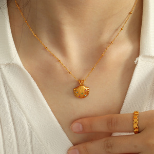 ชุดสร้อยคอจี้เปลือกหอยเชลล์และต่างหู ทองสแตนเลส เครื่องประดับสำหรับงานปาร์ตี้ แฟชั่นผู้หญิง ดีไซน์สัตว์ทะเล - Product Image 4