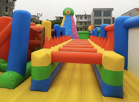 Parcours d'obstacles gonflable géant de qualité commerciale pour parcs d'attractions, 30*15m, personnalisable pour les entreprises