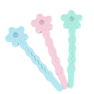 <span class=keywords><strong>โรล</strong></span><span class=keywords><strong>ม้วน</strong></span><span class=keywords><strong>ผม</strong></span><span class=keywords><strong>ฟองน้ำ</strong></span>แฟชั่นใหม่ ขายดี รูปดอกพลัม อุปกรณ์จัดแต่งทรงผม ที่ม้วนผมสำหรับนอนหลับ - Product Image 1