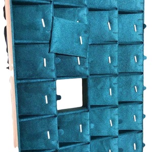 Bandeja de Madera RODEN/OEM para Joyas con 18 Compartimentos, Forro de Terciopelo Verde, Organizador de Collares, Modelo R26-JDS064 para Exhibición en Tiendas y Almacenamiento en el Hogar - Product Image 5