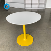 Table basse LIWEI moderne, écologique et durable, plateau en bois blanc, structure en métal jaune, meubles de salon pour la maison