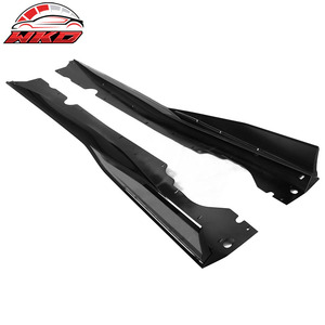 Faldones Laterales Estilo IKON V1 en Negro Brillante para Chevy Corvette C8 2020-2026 - Product Image 4