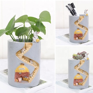 <span class=keywords><strong>Maison</strong></span> de lapin <span class=keywords><strong>hérisson</strong></span> en résine personnalisée faite à <span class=keywords><strong>la</strong></span> main ornement de bureau plantes succulentes fleur plante planteur Pot pour fournitures de jardin - Product Image 6