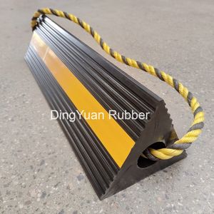 Bloc de roue en caoutchouc noir <span class=keywords><strong>triangulaire</strong></span> robuste et très résistant avec corde en nylon pour avions, voitures - Product Image 3