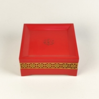 Boîte cadeau en bois laqué brillant, ajourée avec incrustation dorée, doublure en velours, charnière métallique, logo personnalisé pour le Ramadan et l'Aïd, rangement de luxe pour cadeaux