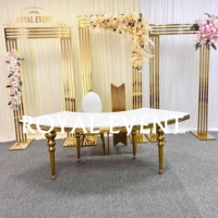 Table de mariage en forme de lune pour la mariée et le marié, table à manger demi-ronde en acier inoxydable, table à manger dorée pour hôtel, table à manger pour événements