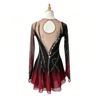 Robe de patinage artistique à manches longues en maille dégradée noir et rouge bordeaux, ornée de strass argentés et de plumes, dos ouvert, pour concours de danse sur glace