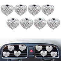Diffuseur de parfum pour voiture en forme de cœur avec strass, clip de parfum en cristal diamant pour la décoration élégante de l'intérieur de la voiture
