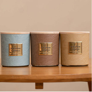 Venta al por mayor <span class=keywords><strong>de</strong></span> lujo <span class=keywords><strong>de</strong></span> cuero azul perfumado velas orgánicas logotipo personalizado Cera <span class=keywords><strong>De</strong></span> Soja Para velas respetuoso con el medio ambiente vela aromática - Product Image 4