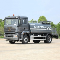 Camion pulvérisateur d'eau réglable pour l'irrigation et le contrôle de la poussière sur les chantiers de construction et la nettoyage des routes