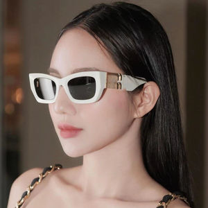 Lunettes de soleil œil-de-chat de haute qualité, marque Miu, lunettes de soleil rectangulaires noires tendance pour femmes, vente en gros. - Product Image 2