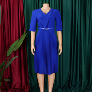 Nouvelle mode d'été Robe africaine plissée à col en V élégante Vêtements pour femmes de <span class=keywords><strong>grande</strong></span> <span class=keywords><strong>taille</strong></span> à motif solide de couleur pure - Product Image 5