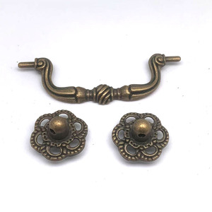 European Style Floral Cabinet Handle Zinc Alloy <b>Antique</b> Bronze Drawer Pull Round Single Hole <b>Wardrobe</b> Furniture Handle - Product Image 4