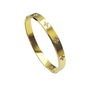 2024 última joyería de acero inoxidable chapada en oro de 18 quilates brazalete de circón de trébol de cuatro hojas para mujeres regalos accesorios pulsera B222317