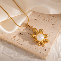 Collier à breloques en acier inoxydable de luxe plaqué or 18 carats tendance français Filles Pendentifs géométriques imperméables et résistants aux couleurs vives