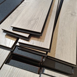 8mm 12mm AC4 <span class=keywords><strong>AC5</strong></span> mật độ cao siêu không thấm nước lõi Đen HDF 900 kg/m³ sàn gỗ không thấm nước - Product Image 4