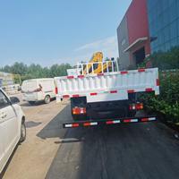 Camion léger HOWO 4x2 avec grue articulée CLW XCMC de 2 tonnes, bras pliable, pour travaux de construction urbaine et transport de marchandises, moteur Yuchai haute performance