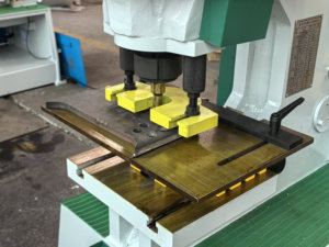 Pons En Shear Hoek Ijzeren Cutter Werker Machine Ijzer En Hoek Kanaal Ponsen En Scheren Machine - Product Image 6