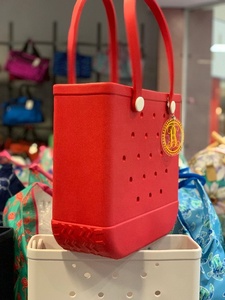 Soldes d'été : Sacs fourre-tout imperméables pour femmes, sacs de plage tendance en EVA, sacs à main moyens, personnalisables (logo et couleur), grandes et petites tailles - Product Image 2