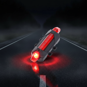 Feu arrière de vélo rechargeable par USB, lumière d'avertissement de sécurité pour la conduite nocturne, éclairage LED haute luminosité pour le cyclisme en extérieur - Product Image 3